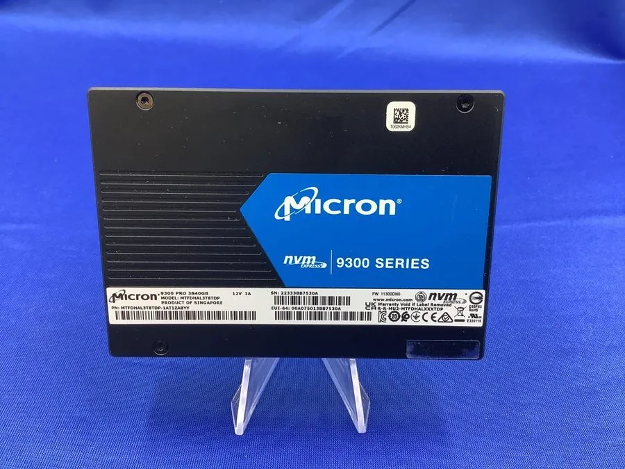 SSD-накопитель MTFDHAL3T8TDP Micron 9300 PRO 3.84TB PCI-E 3.0 x4 NVMe 2.5" TLC S