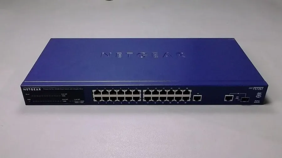 Коммутатор Netgear Prosafe FS726T Rack 24 Port 10/100 w/2 x Gigabit Ports