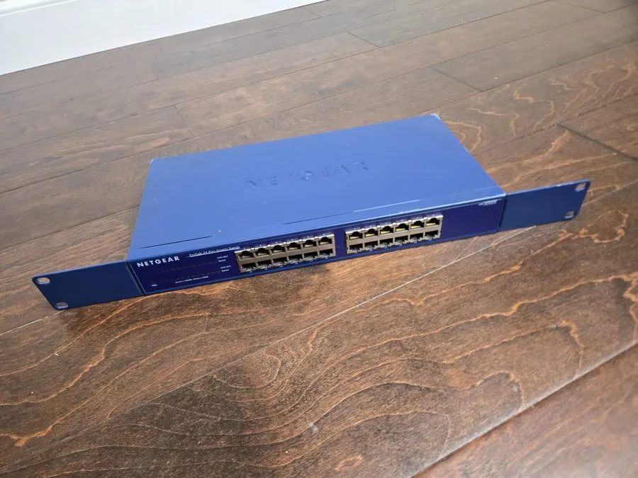 Коммутатор NETGEAR ProSafe JGS524 Plus 24-Port Gigabit Rackmount Switch