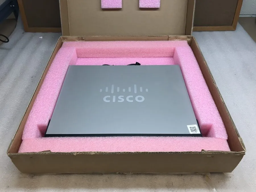 Коммутатор CISCO SG500-52P-K9 V04 52-Port Gigabit PoE Stackable Manage Switch