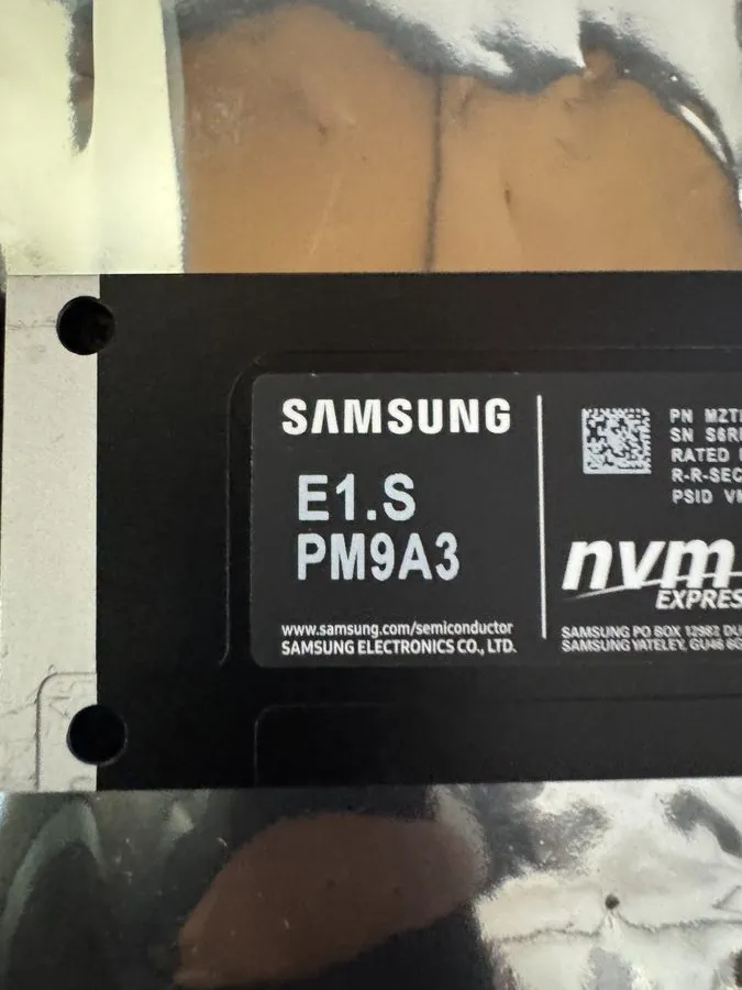 SSD-накопитель Samsung PM9A3 3.84TB PCIe Gen 5.0 x4 / NVMe MZ-TL93T80 MZTL93T8HF