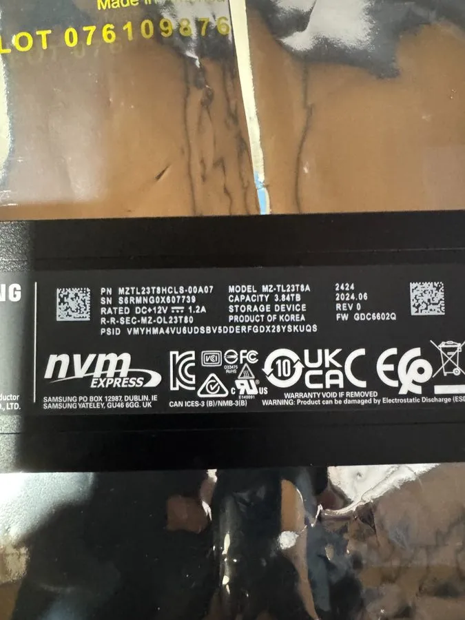 SSD-накопитель Samsung PM9A3 3.84TB PCIe Gen 5.0 x4 / NVMe MZ-TL93T80 MZTL93T8HF — фото лота 2