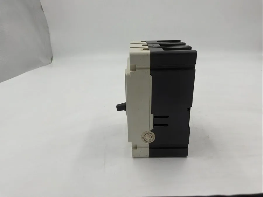 Автоматический выключатель Cutler-Hammer EHD3040L Industrial Circuit Breaker 40 