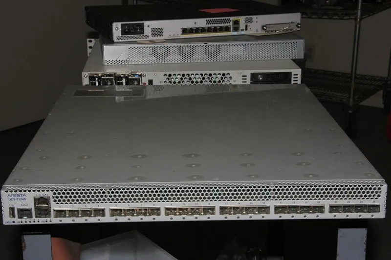 Коммутатор ARISTA DCS-7124S 24-Port SFP+ 10G Layer 2/3/4 Ethernet Switch
