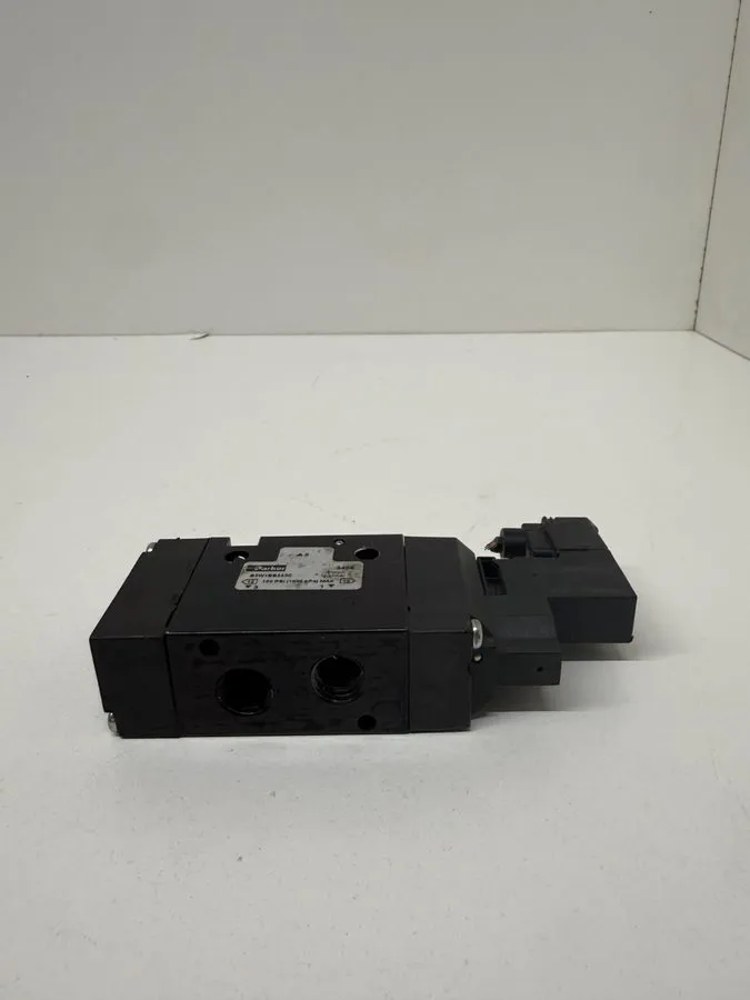 Электромагнитный клапан Parker B5W1BB553C Pneumatic Solenoid Valve 1/4" NPT 120V — фото лота 2