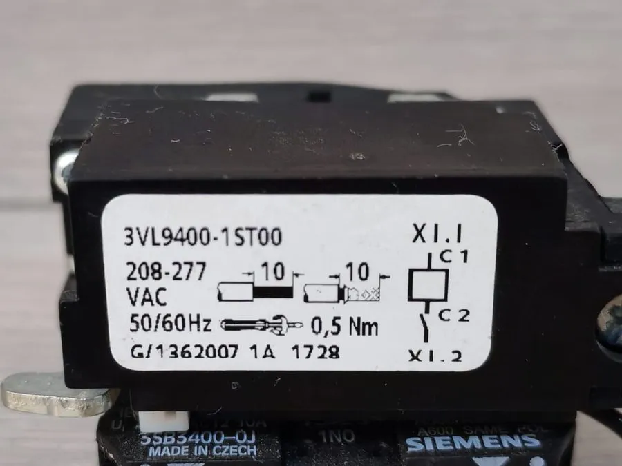 Автоматический выключатель SIEMENS 3VL9400-1ST00 CIRCUIT BREAKER 208-277 VAC