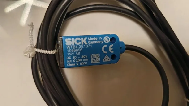 Фотоэлектрический датчик SICK Miniature Photoelectric Sensor Blue (WTB4-3E1371) — фото лота 1