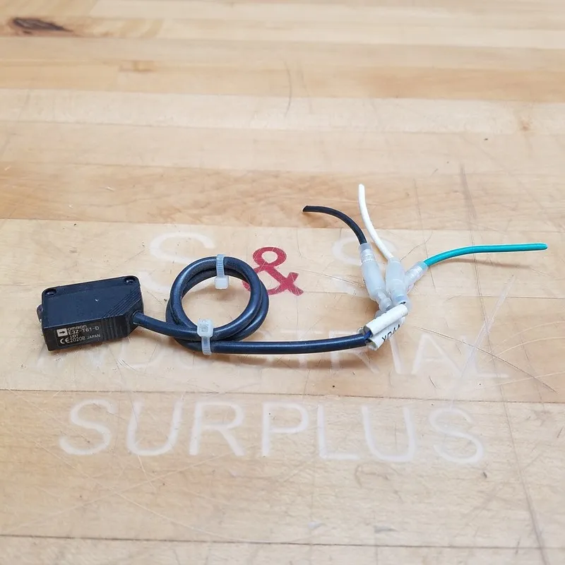 Датчик Omron E3Z-T61-D Sensor 12 To 24 VDC