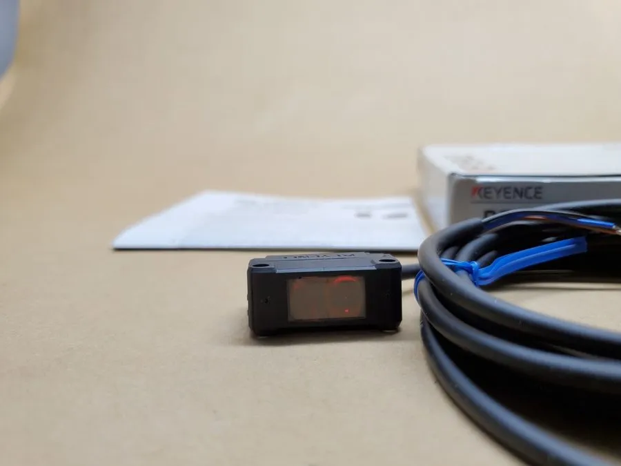 Фотоэлектрический датчик Keyence PZ-G102P Photoelectric Sensor