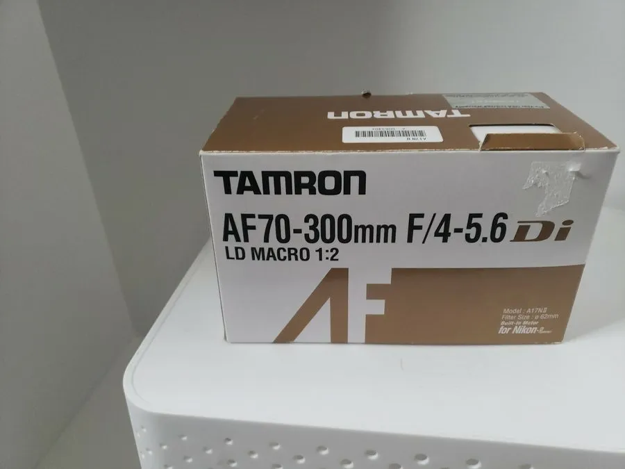 Объектив Tamron Auto Focus 70-300mm f/4.0-5.6 Di LD Macro Zoom Lens with Built I