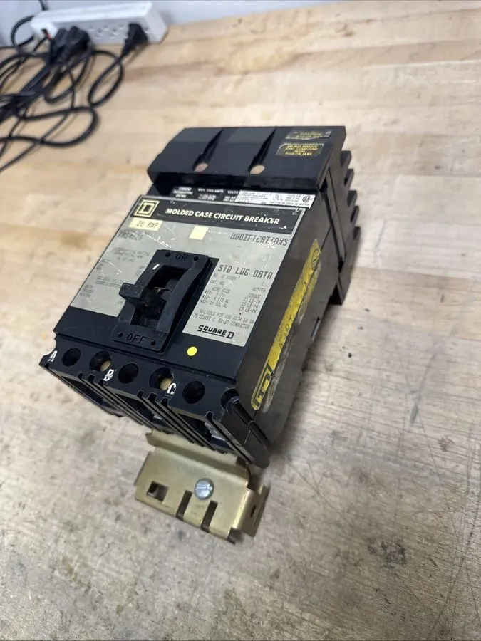 Автоматический выключатель Square D FA34020 I-Line Circuit Breaker 20A 3-Pole 48