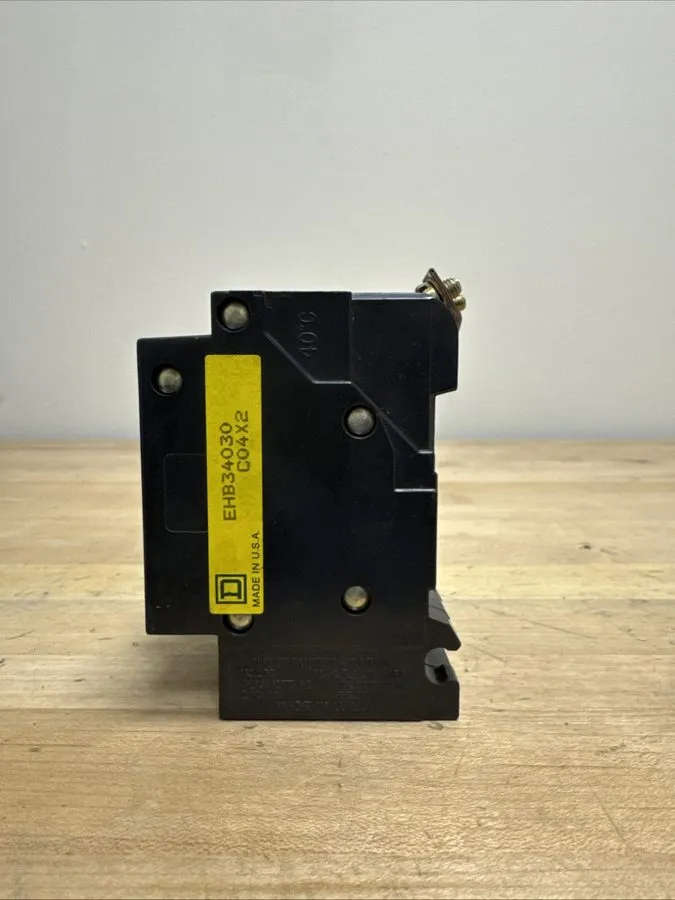 Автоматический выключатель Square D EHB34030 30A 3-Pole 480V AC Bolt-On Molded C