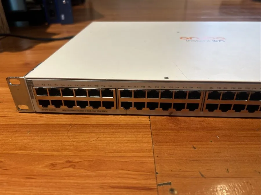 Коммутатор HPE Networking Instant On 1930 JL686B 48-Port PoE+ 370W Smart-Managed — фото лота 2