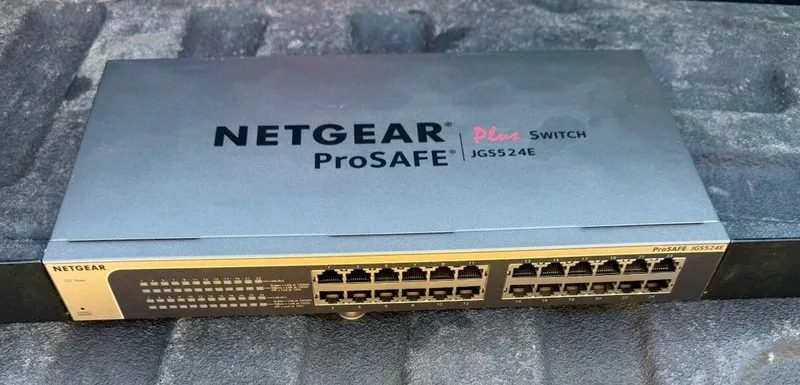 Коммутатор Netgear ProSafe Plus JGS524E 24-Port Gigabit Switch with Power Lead