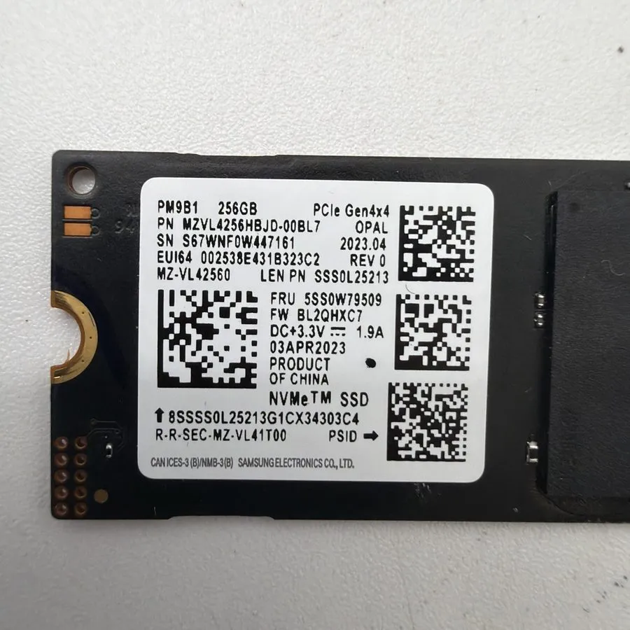 SSD-накопитель 5SS0W79509 MZVL4256HBJD-00BL7 Samsung PM9B1 256GB PCIe Gen4x4 NVM — фото лота 1