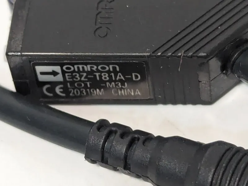 Фотоэлектрический датчик OMRON E3Z-T81A-D PHOTOELECTRIC SENSOR PNP LED PRE-WIRED