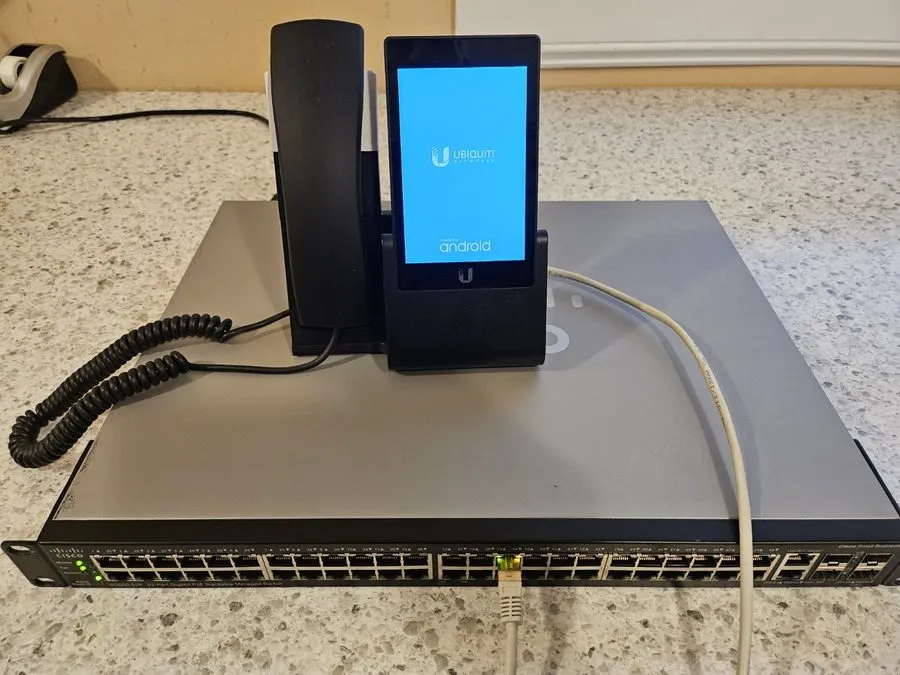 Коммутатор Cisco SG500-52P 52-Port Gigabit Stackable PoE Managed Ethernet Switch