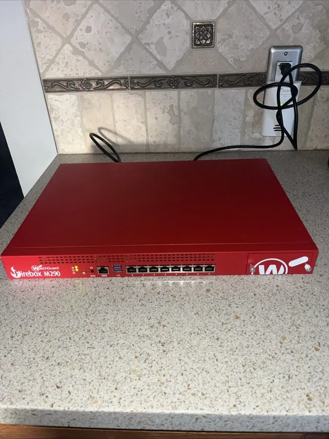 Межсетевой экран WatchGuard FireBox M290 7-Port Network Security Appliance CL2AE