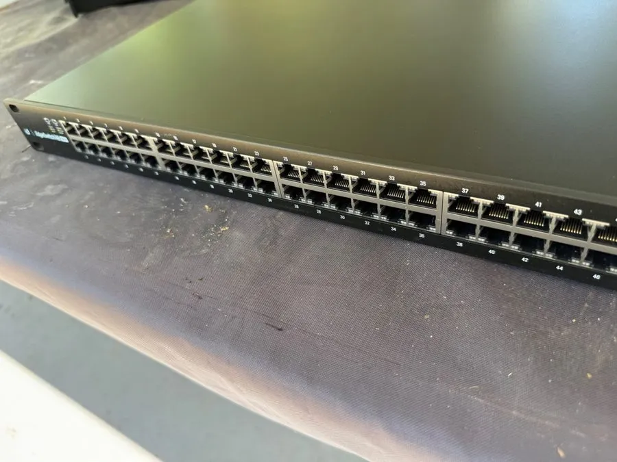 Коммутатор Ubiquiti ES-48-500W Edgeswitch 48-Ports PoE GigaBit Ethernet 1U Switc