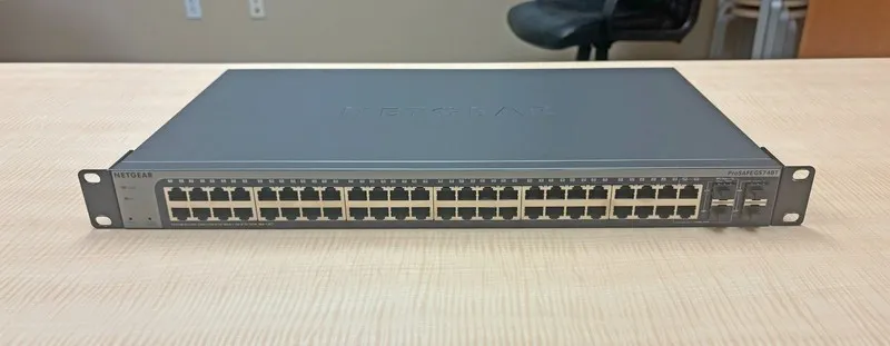 Коммутатор NetGear ProSafe GS748Tv5 48-Port Gigabit Ethernet Switch — фото лота 1