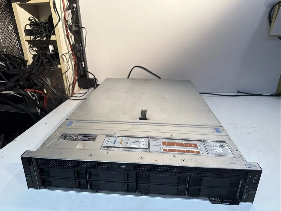 Сервер Dell Power Edge R7920 Server No cpu,no Ram,no HDD W/2 Power Supply 1600 W
