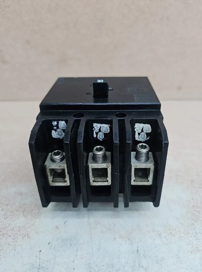 Автоматический выключатель Cutler Hammer GHB3030 30A 480V 3-Pole Circuit Breaker