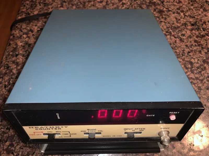 Тестер Heathkit Model IM-4100 Digital Frequency Counter Ham Radio Powers On
