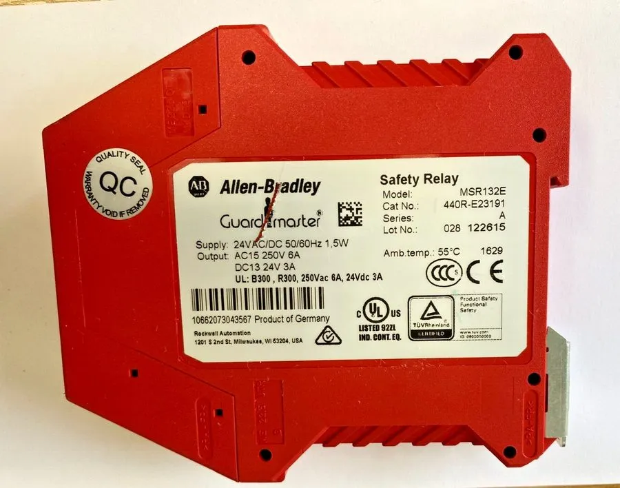 Реле безопасности Allen Bradley 440R-E23191 MSR132E Guardmaster Safety Relay 24V