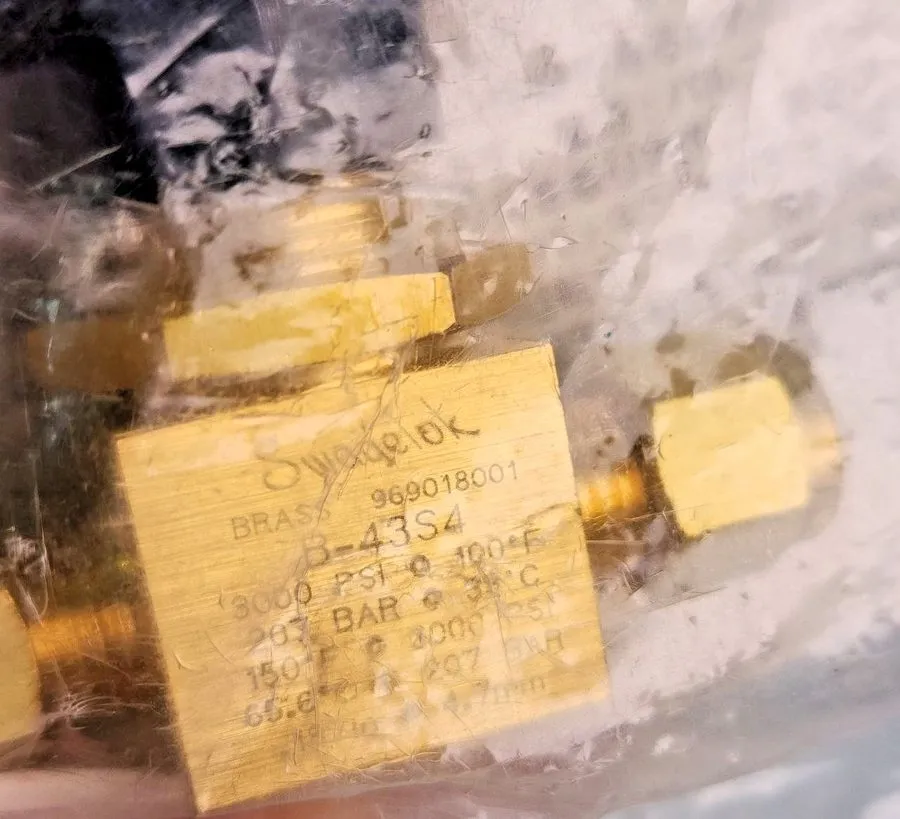 Клапан swagelok lever B-43S4 3000 PSI 1/4” LEVER VALVE