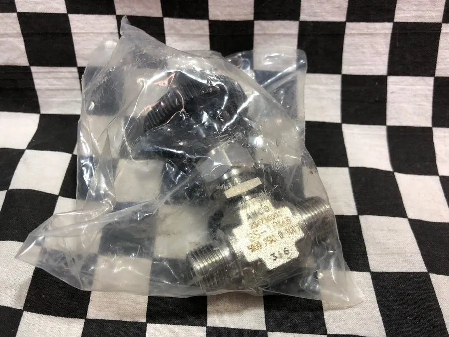 Клапан SWAGELOK SS-1RM6 SS Integral Bonnet Needle Valve, 0.73 Cv, 3/8 in. MNPT 5