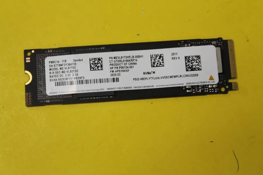 SSD-накопитель Samsung PM9C1B 1TB M.2 NVMe Gen 4.0 x 4 SSD 2280mm MZ-VL81T0D — фото лота 1