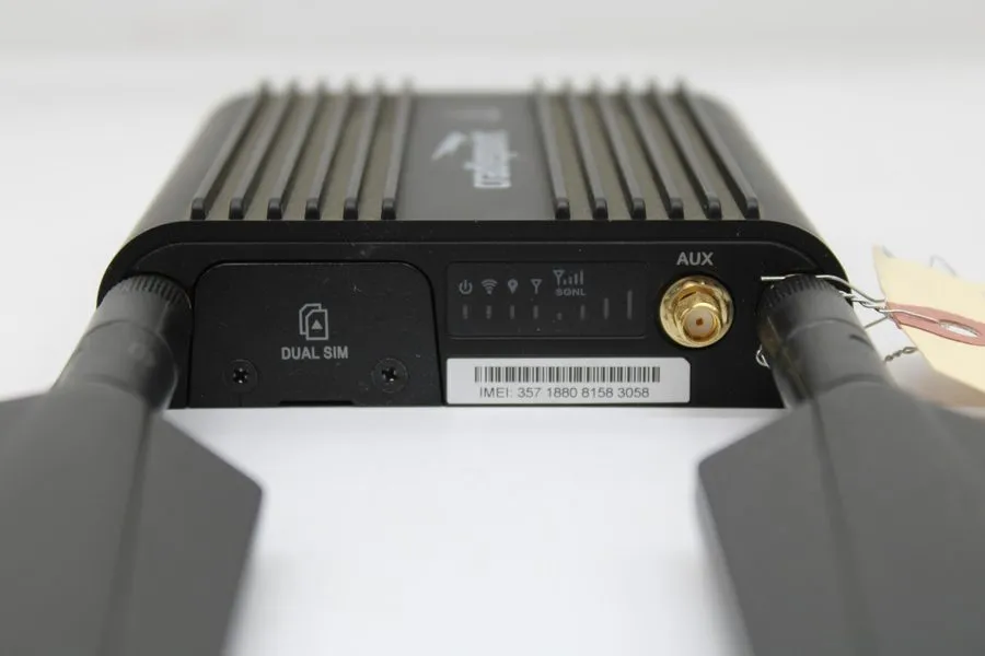 Маршрутизатор Cradlepoint IBR900-600M LTE Router w/ Airgain Antenna and cables