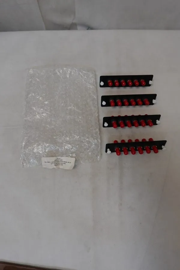 Оптический модуль Quiktron / Legrand AP2-QTR-S1 Q-Series, Fiber Optic Adapter Pa — фото лота 2