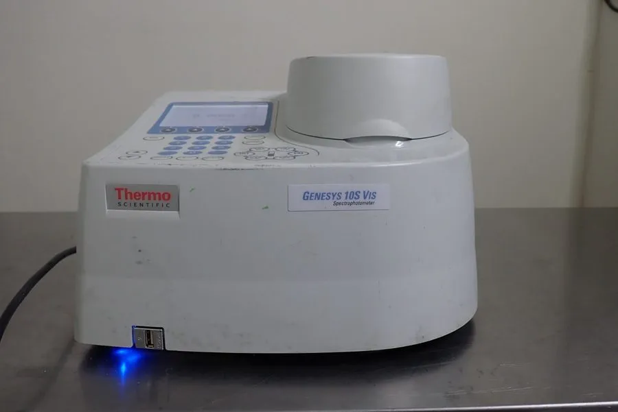 Спектрофотометр Thermo Fisher Scientific Genesys 10S VIS Spectrophotometer Power