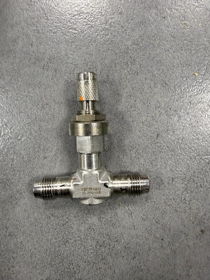 Клапан SWAGELOK SS-4MG-VCR MEDIUM FLOW METERING VALVE 0004671472