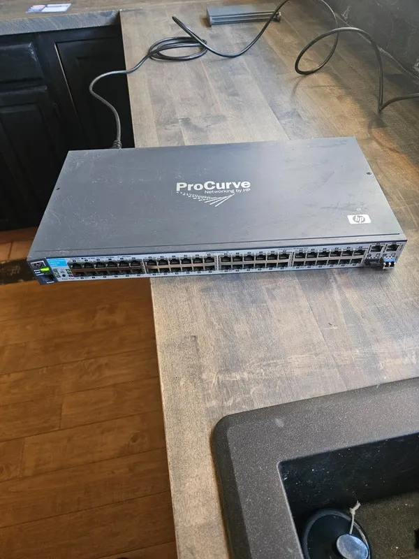 Коммутатор HP Procurve (J9088A) 48-Ports Rack-Mountable Switch Managed stackable