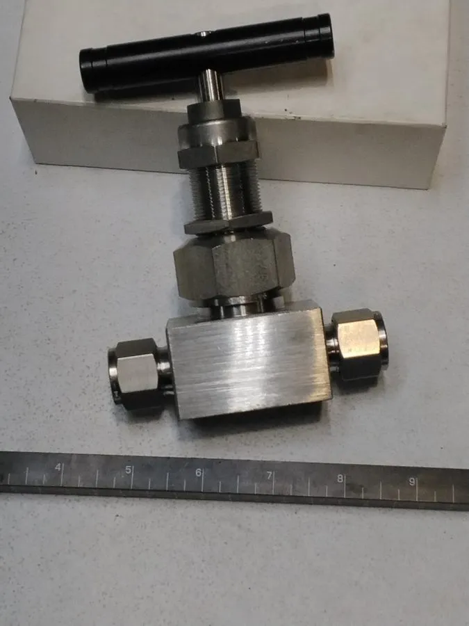 Клапан Swagelok SS-12NBS8 SS Severe Service Union Bonnet Needle Valve, 2.1