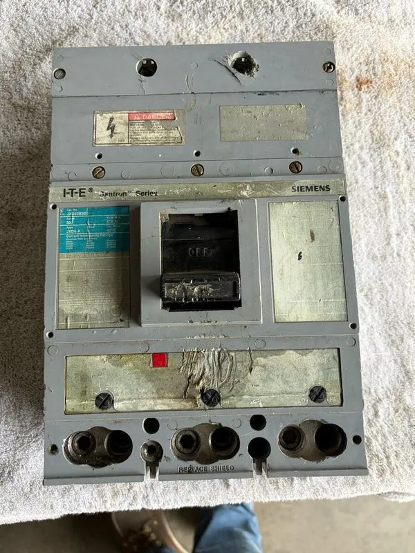 Автоматический выключатель Siemens / ITE Sentron 300 Amp Circuit Breaker 600 VAC — фото лота 1