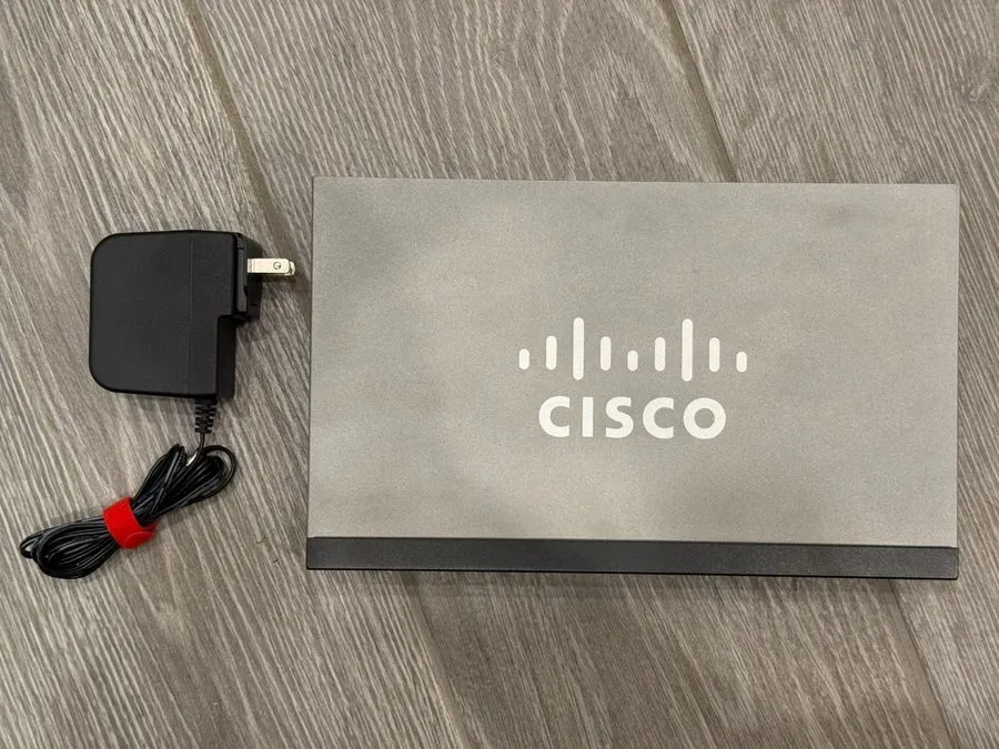 Маршрутизатор Cisco RV260-K9-NA 8-Port VPN Router