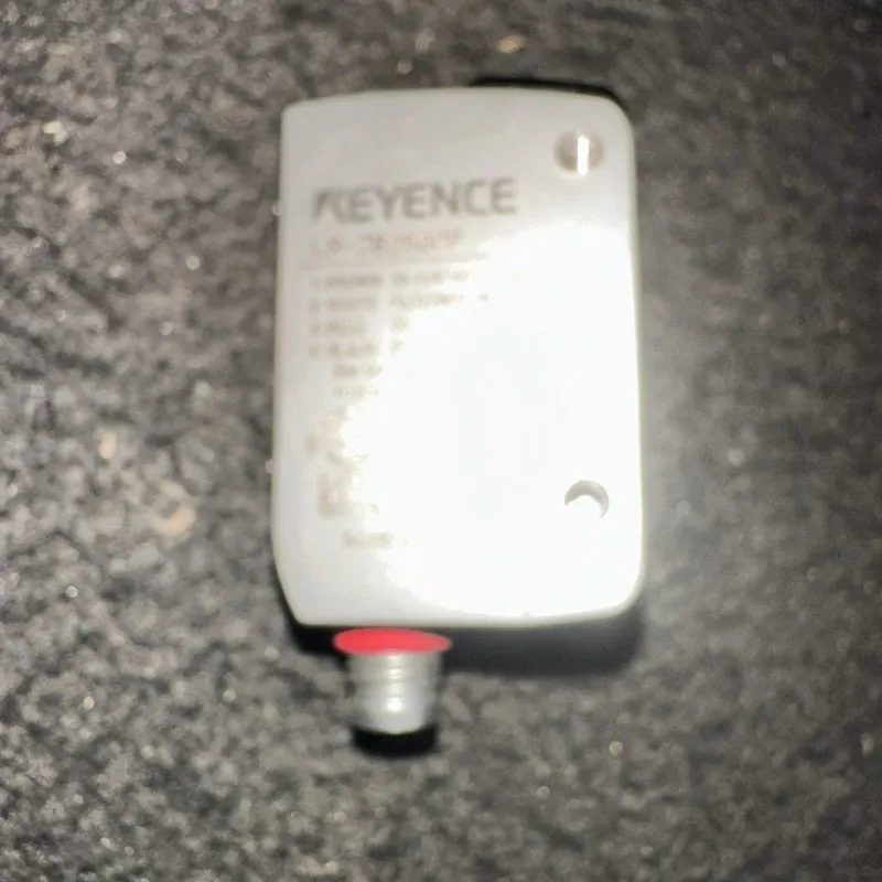 Датчик KEYENCE LR-ZB250CP LASER SENSOR 10-30VDC