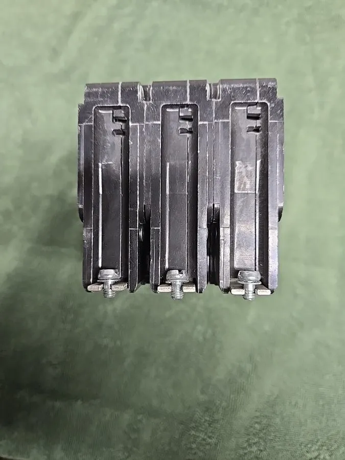 Автоматический выключатель Square D EGB34050 3 Pole 50 Amp 480V Circuit Breaker