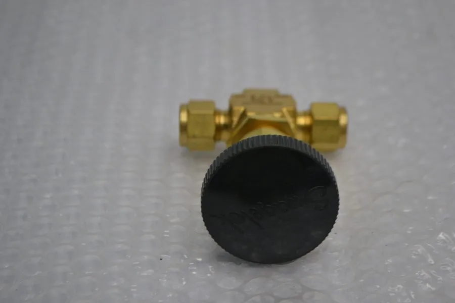 Клапан SWAGELOK B-1VS6 VALVE NSNP