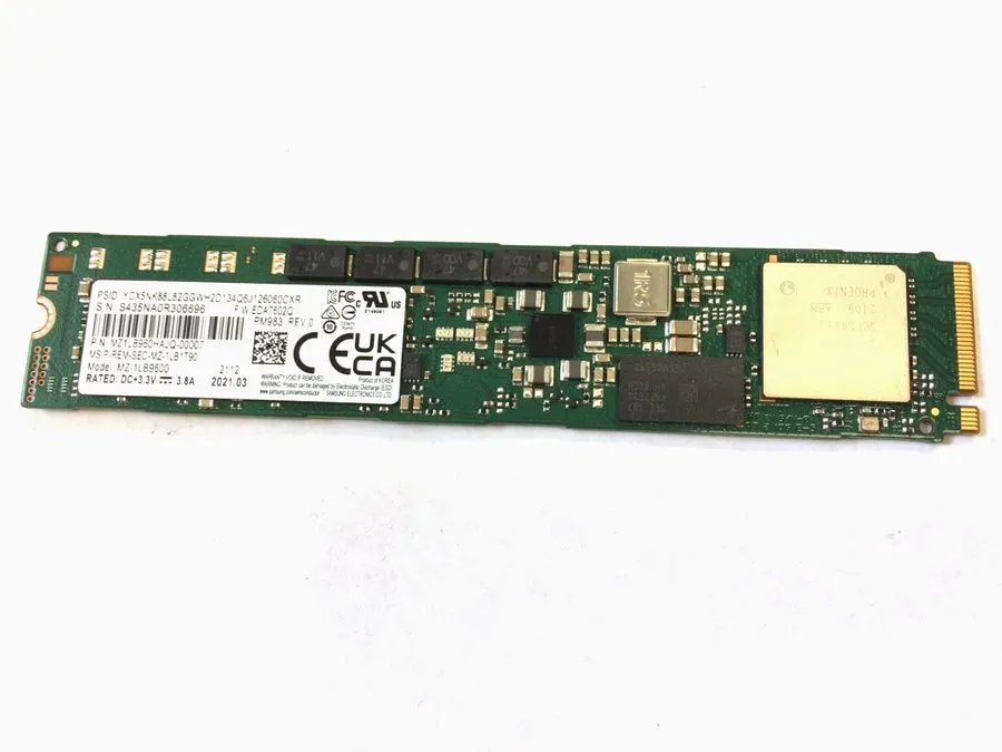 SSD-накопитель Samsung PM983 960GB M.2 22110 NVMe PCIe MZ-1LB9600 MZ1LB960HAJQ-0