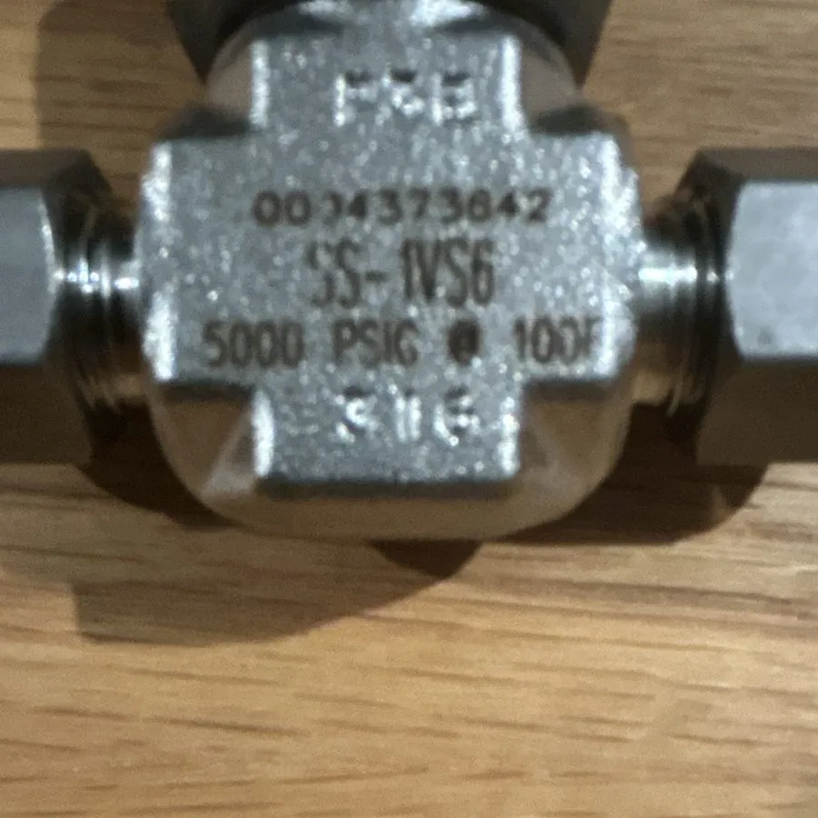 Клапан Swagelok SS-1VS6 Stainless Steel Integral Bonnet Needle Valve FNSP