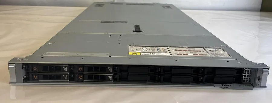 Сервер DELL POWEREDGE R470 1U RACK SERVER XEON 6507P 4X 2.4TB 10K SAS 64GB DDR5