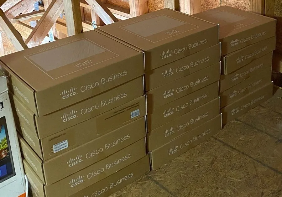 Коммутатор Cisco CBS350-8FP-2G 8-Port Gigabit PoE+ Managed Switch 120W 2x SFP