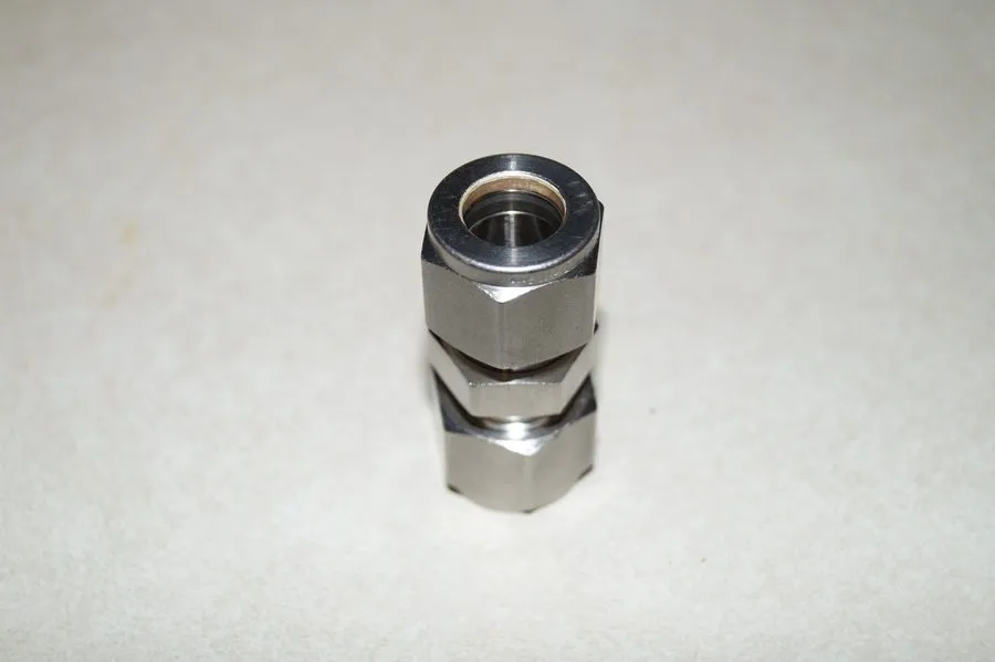 Фитинг 1 Swagelok Stainless Steel Union Fitting 1/2" OD Tube SS-810-6