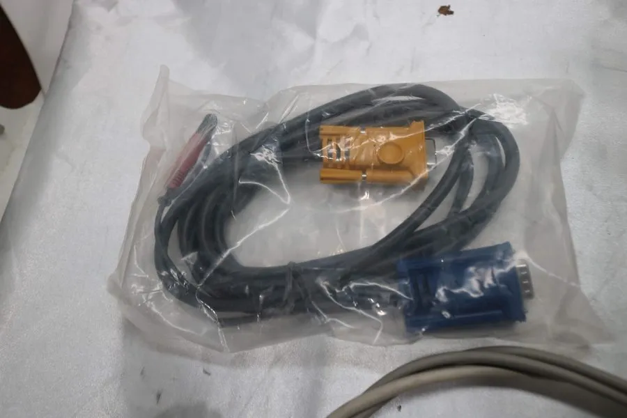 KVM-переключатель Linksys ProConnect (PS2KVM4) 4-Ports External KVM switch PS/2