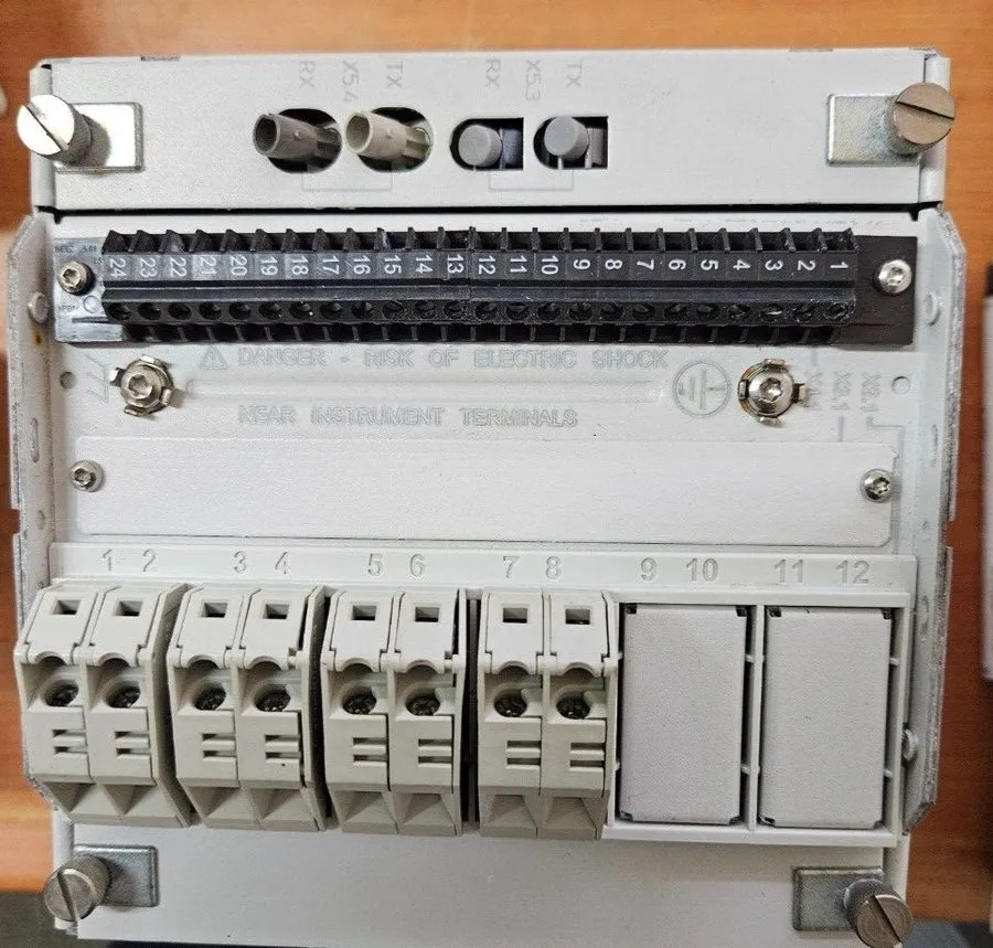 Реле защиты ABB REF610 Feeder Protection Relay