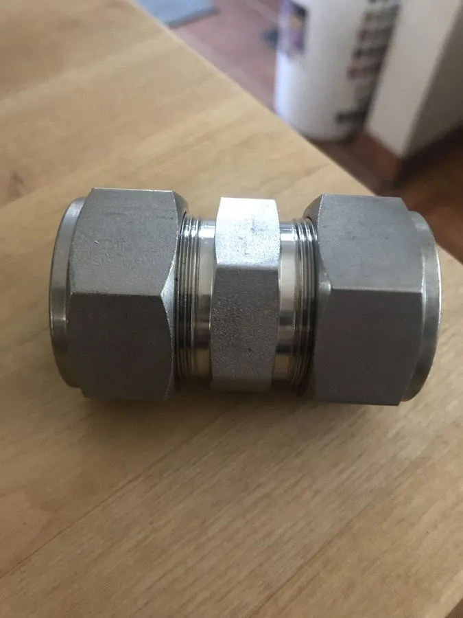 Фитинг Bi-Lok Swagelok Parker SS-1610-6 Tube Fitting Union 1" Tube OD